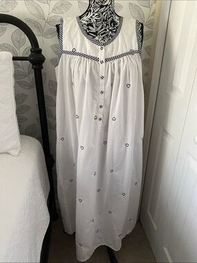 Vintage Talbots White Nightgown with Navy Gingham Trim & Embroidered Navy Hearts